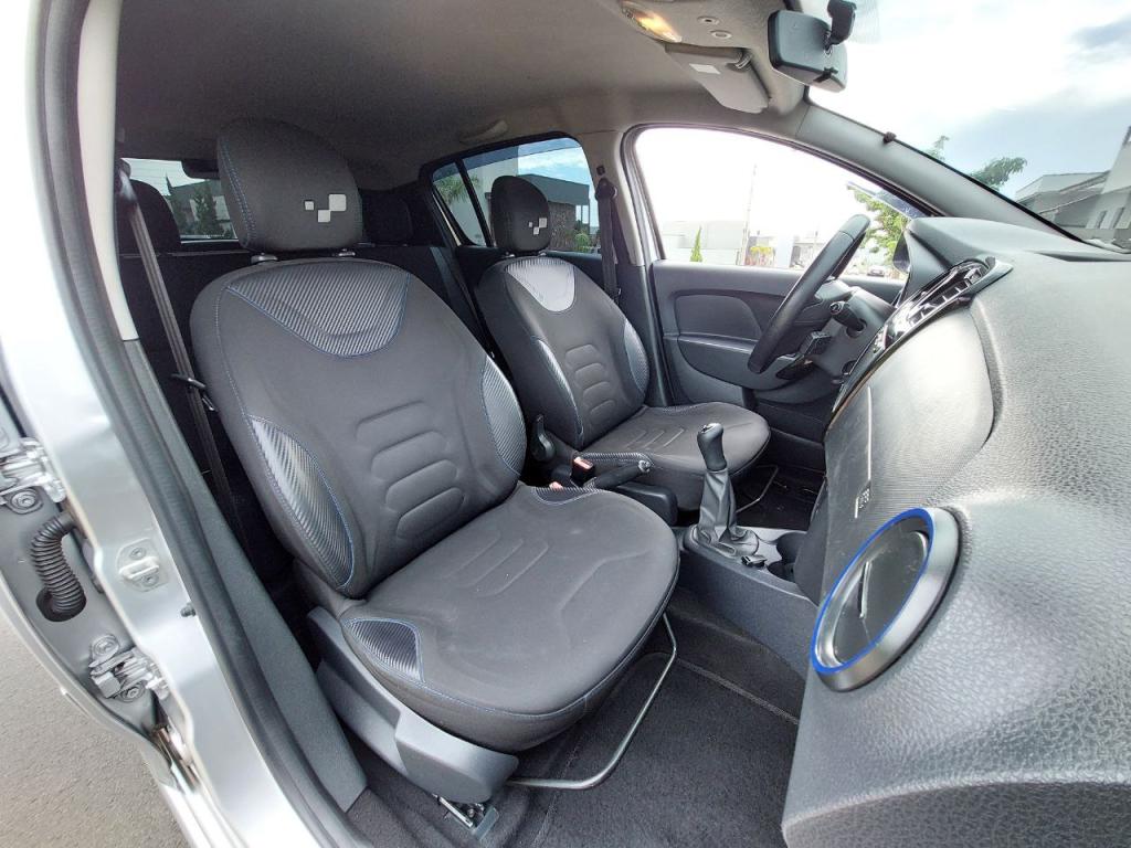 RENAULT Sandero - Foto