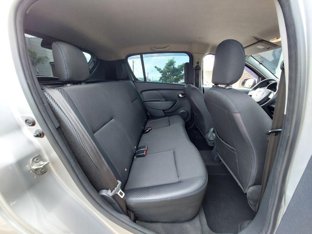 RENAULT Sandero - Foto