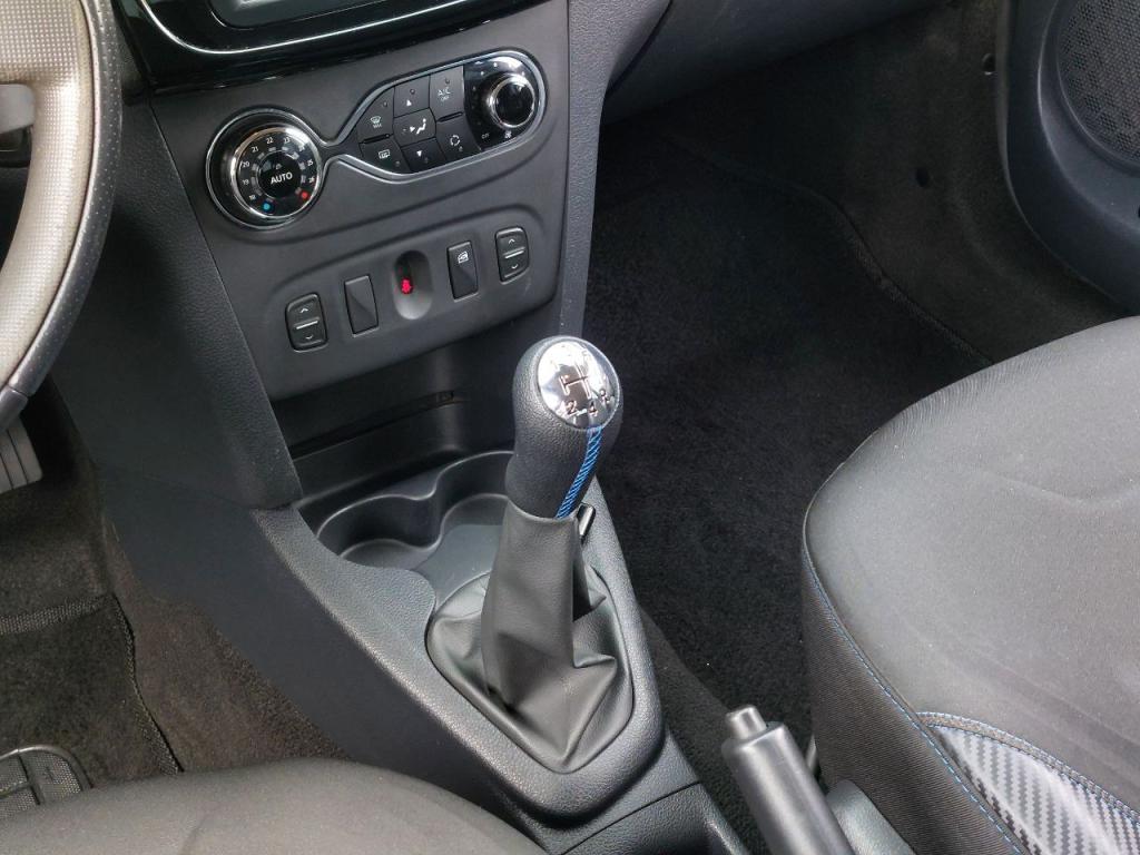 RENAULT Sandero - Foto