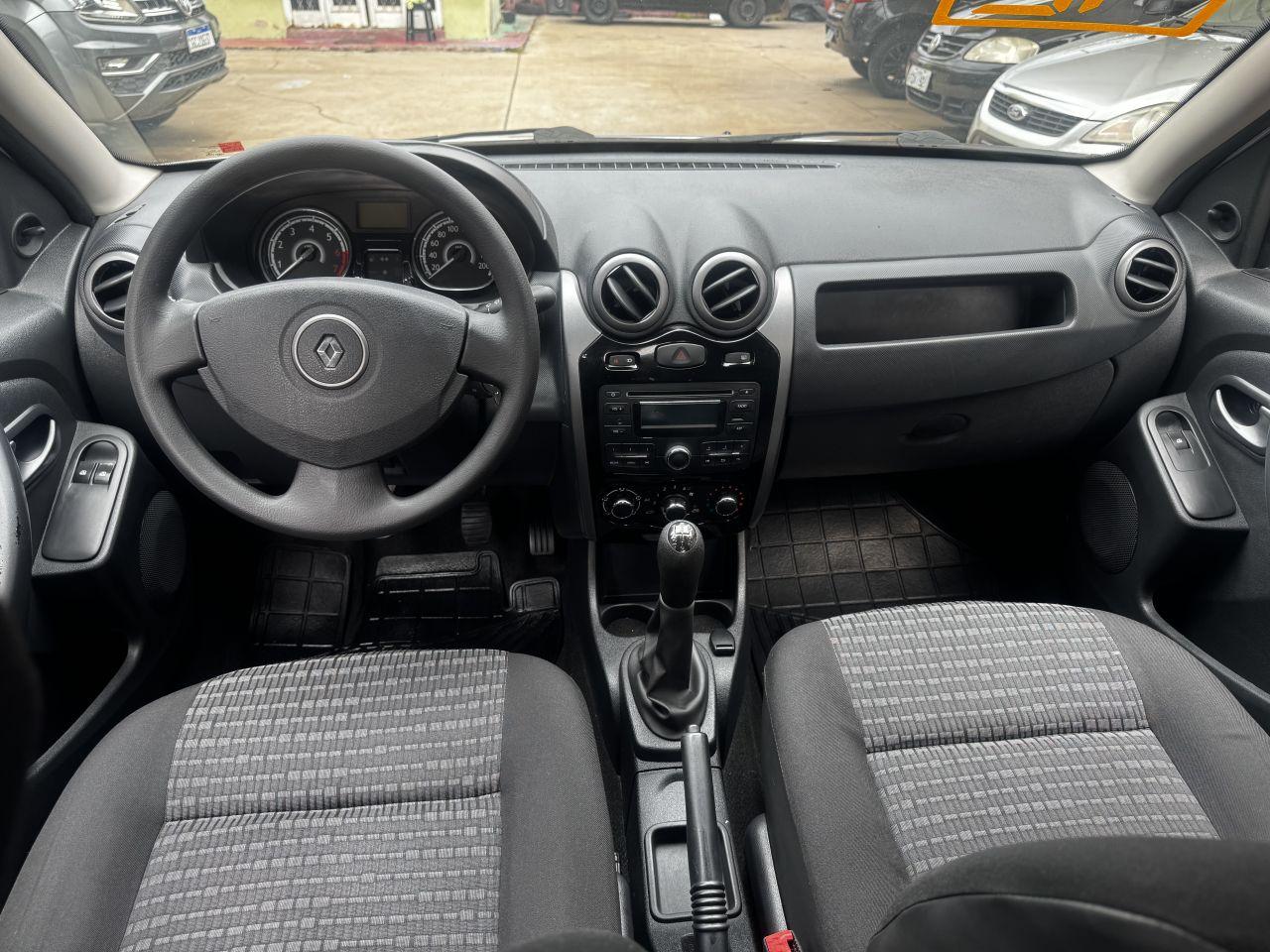 RENAULT Sandero - Foto