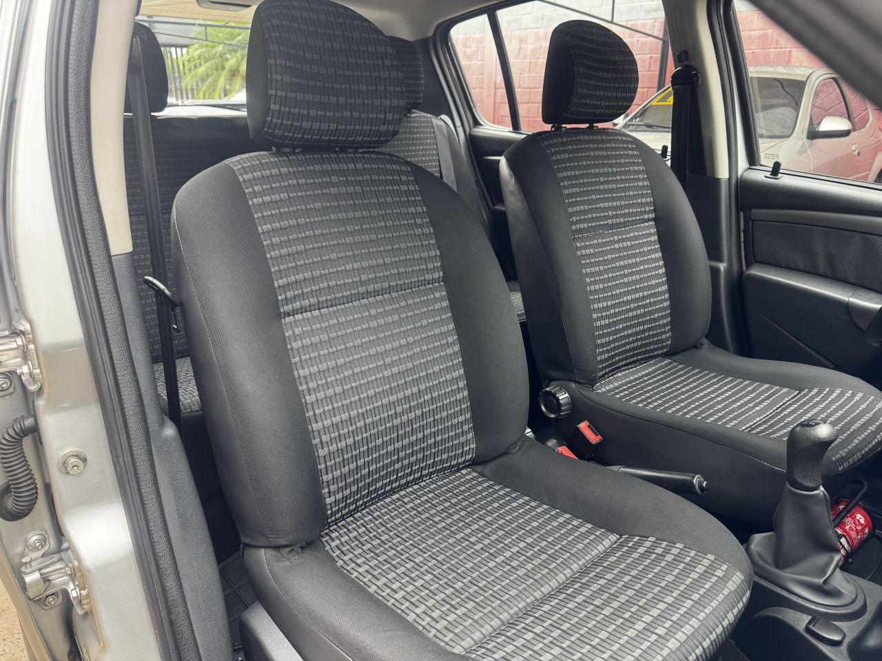 RENAULT Sandero - Foto