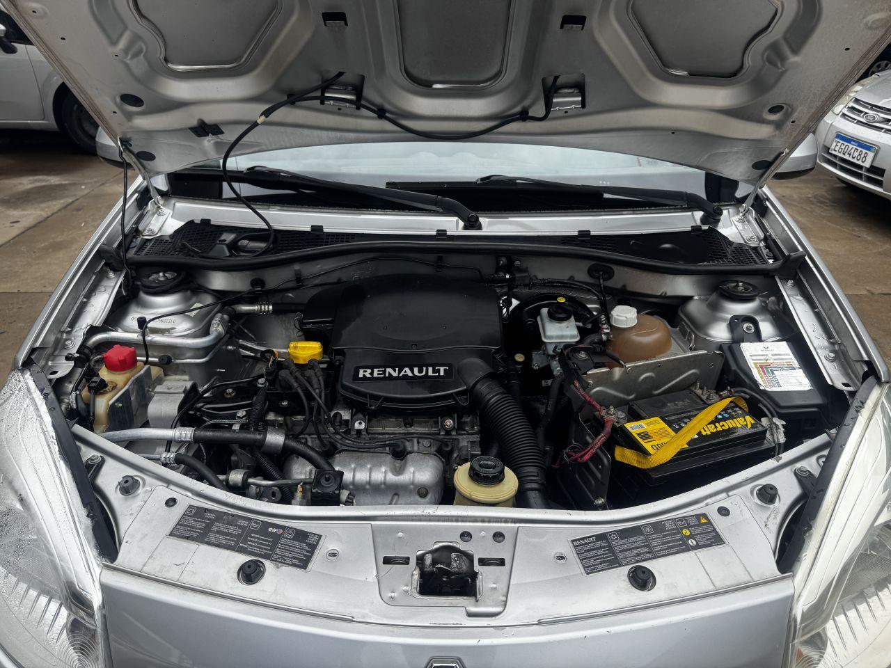 RENAULT Sandero - Foto