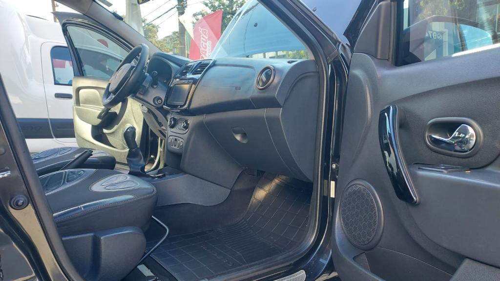RENAULT Sandero - Foto
