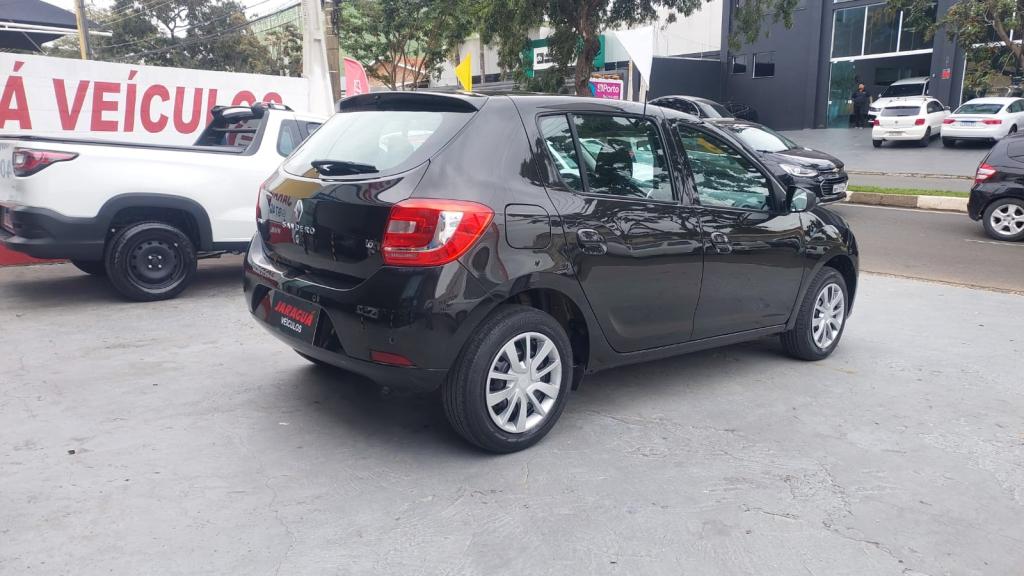 RENAULT Sandero - Foto