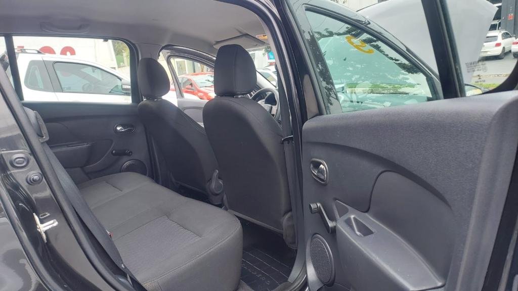 RENAULT Sandero - Foto