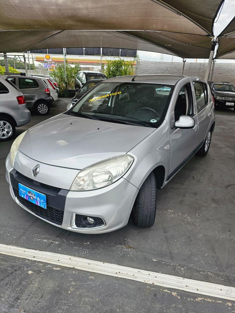RENAULT Sandero - Foto