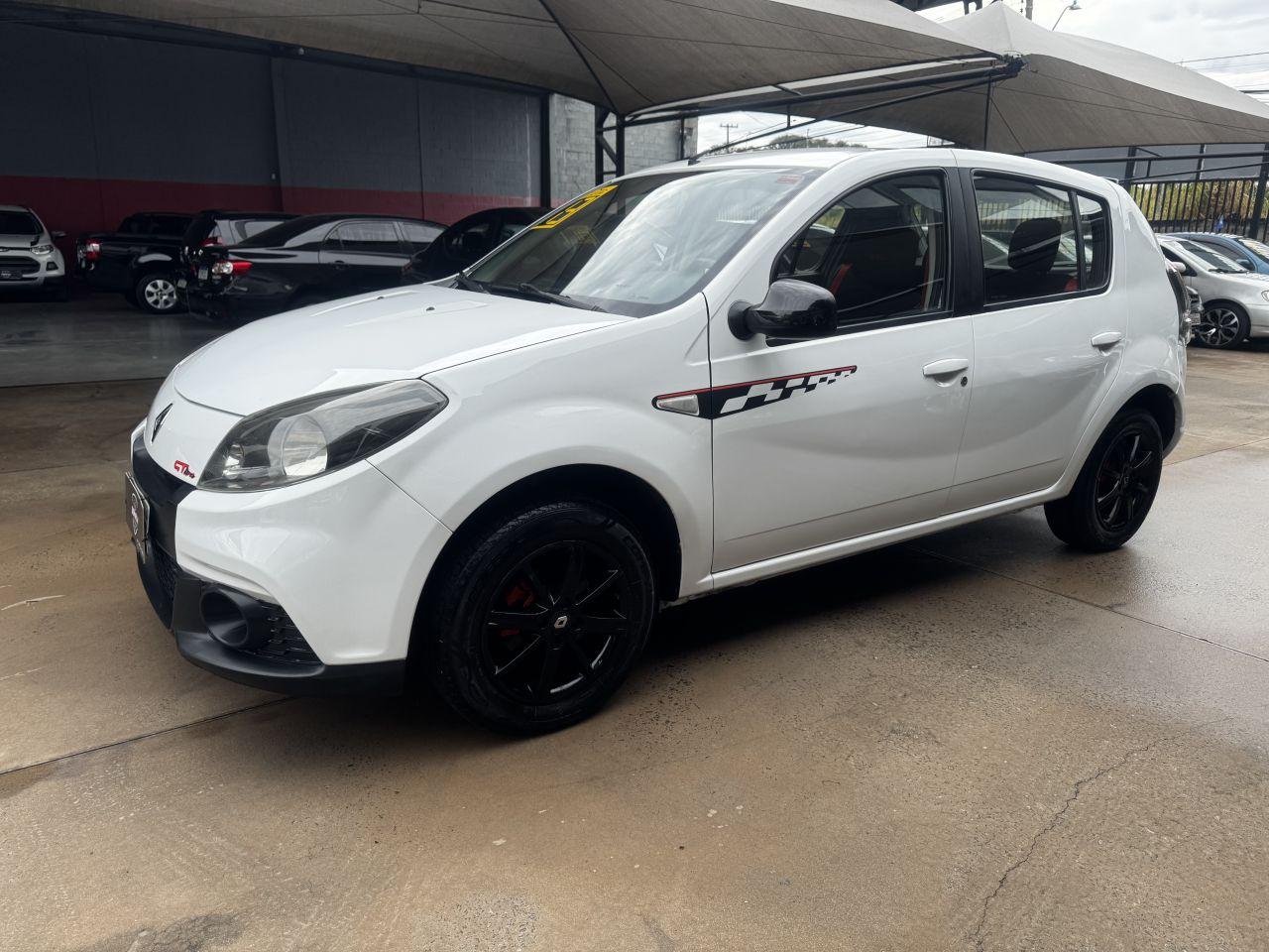 RENAULT Sandero - Foto