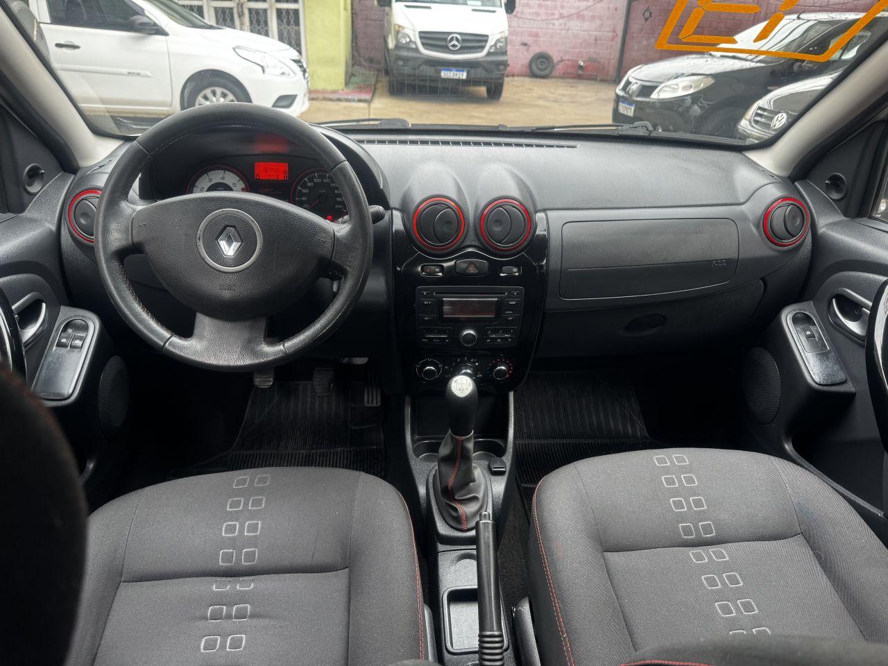 RENAULT Sandero - Foto