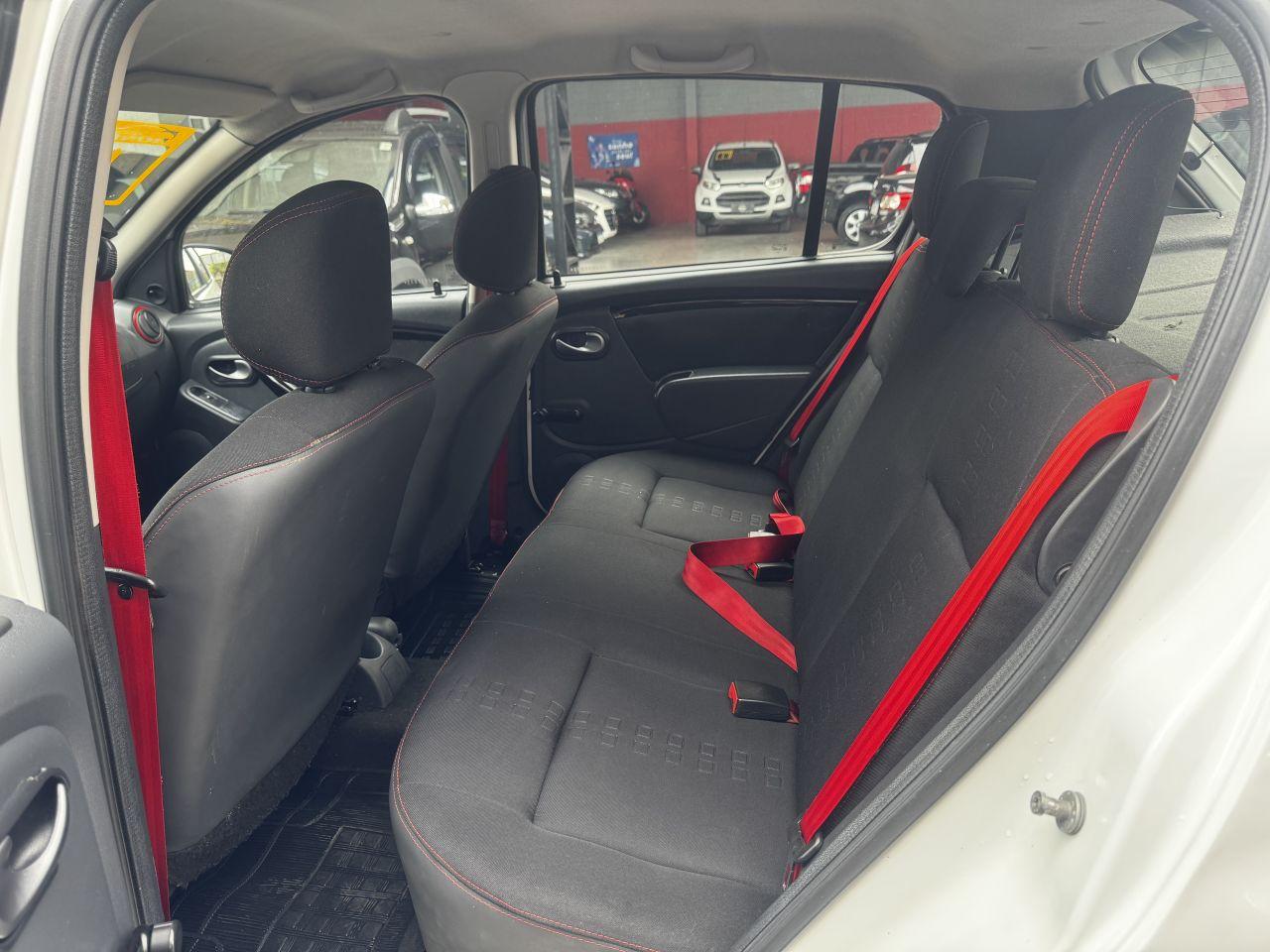 RENAULT Sandero - Foto