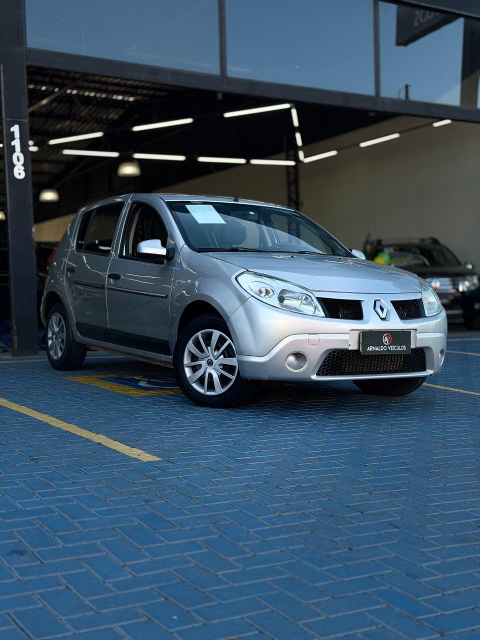 RENAULT Sandero - Foto