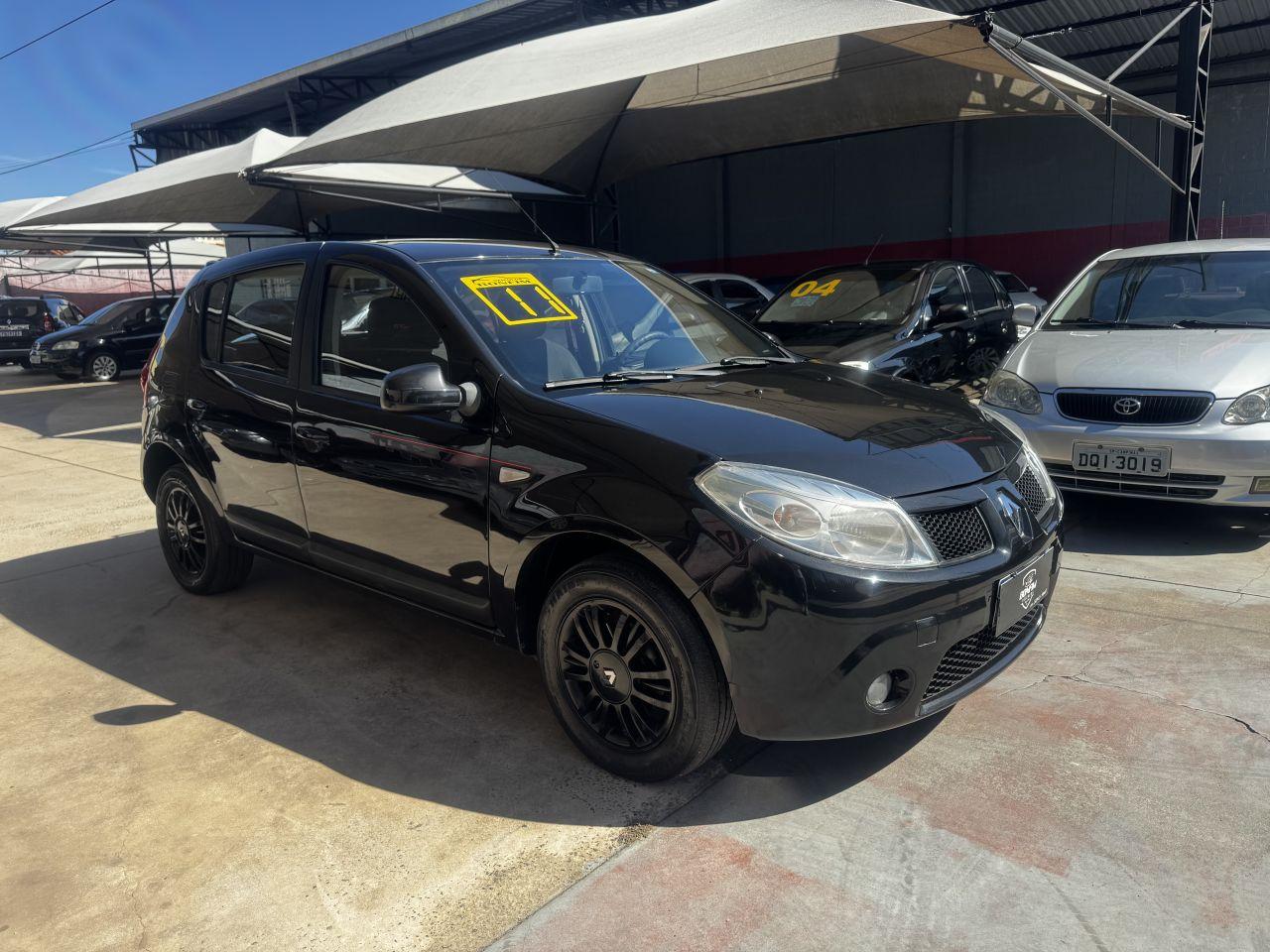 RENAULT Sandero - Foto