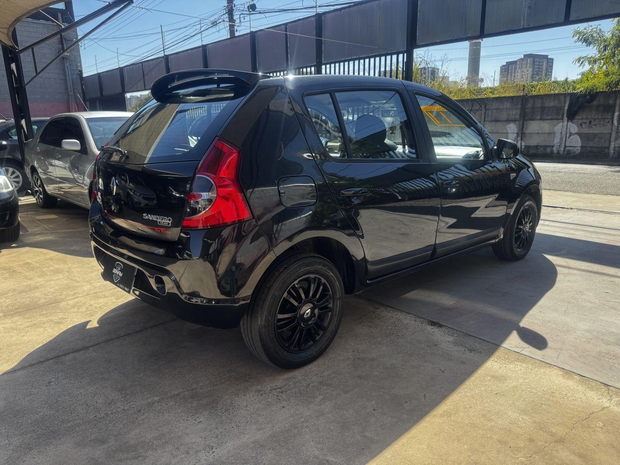 RENAULT Sandero - Foto