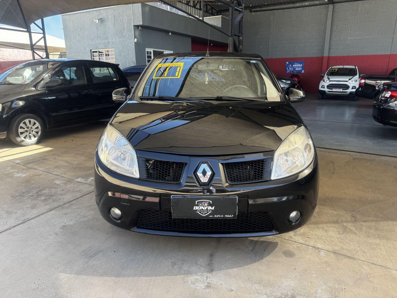 RENAULT Sandero - Foto
