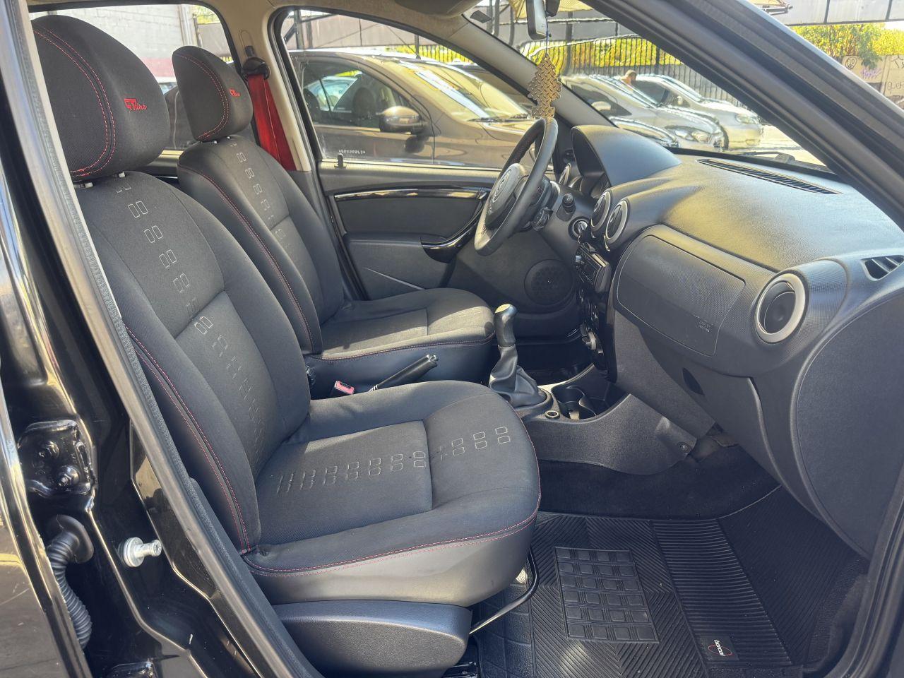 RENAULT Sandero - Foto