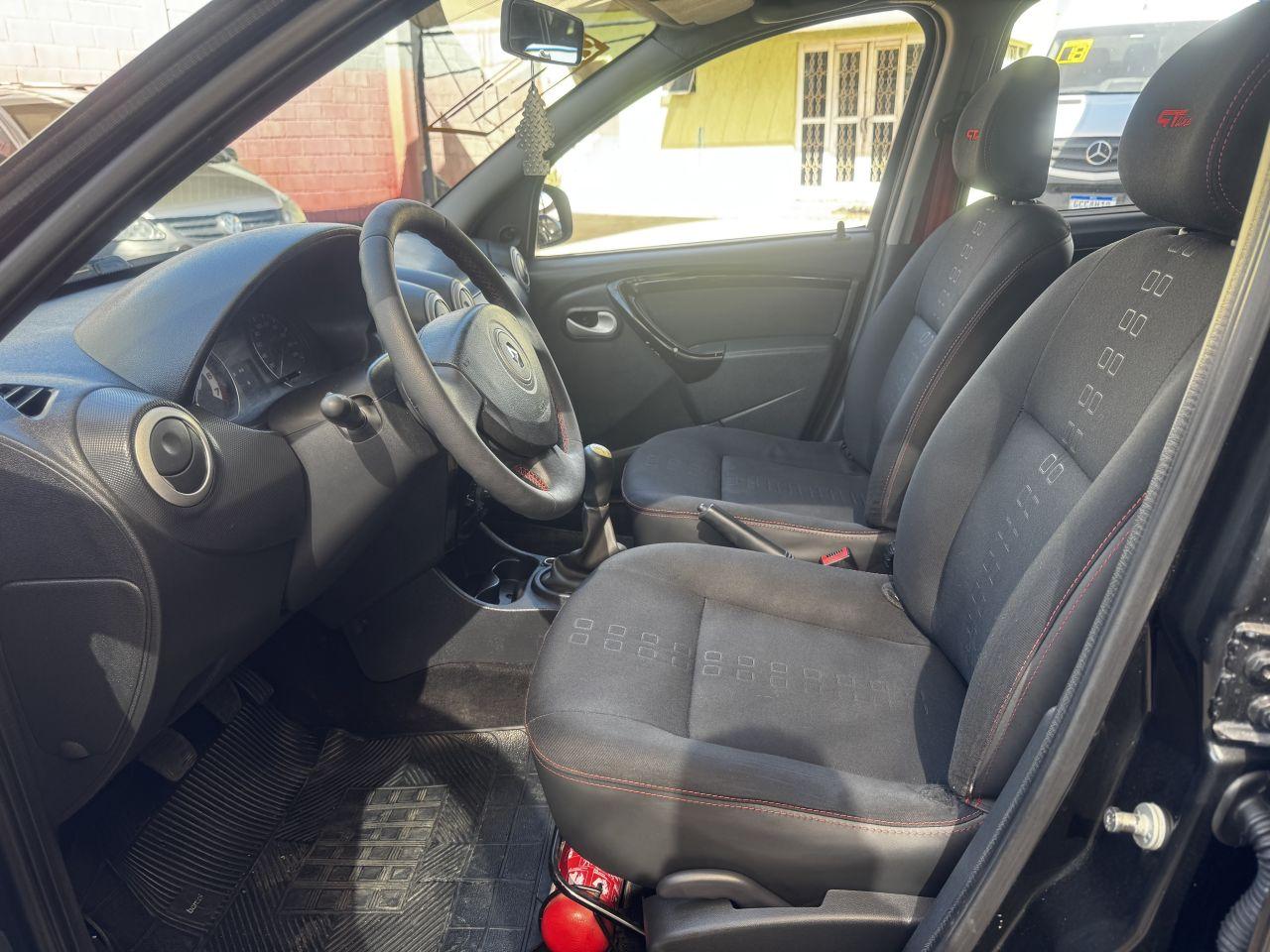 RENAULT Sandero - Foto
