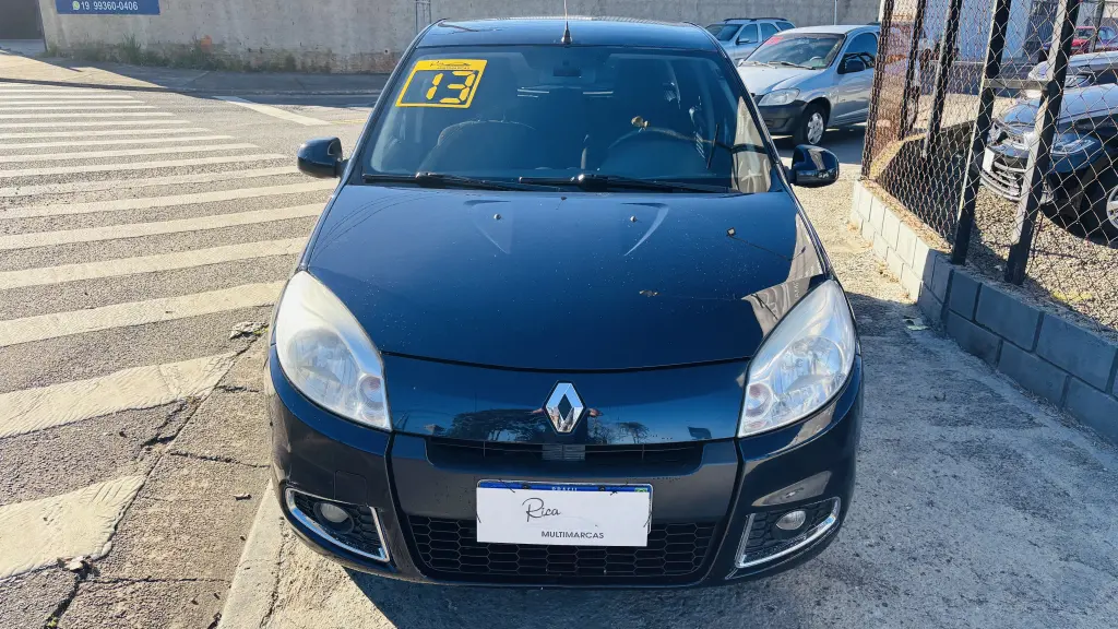 RENAULT Sandero - Foto