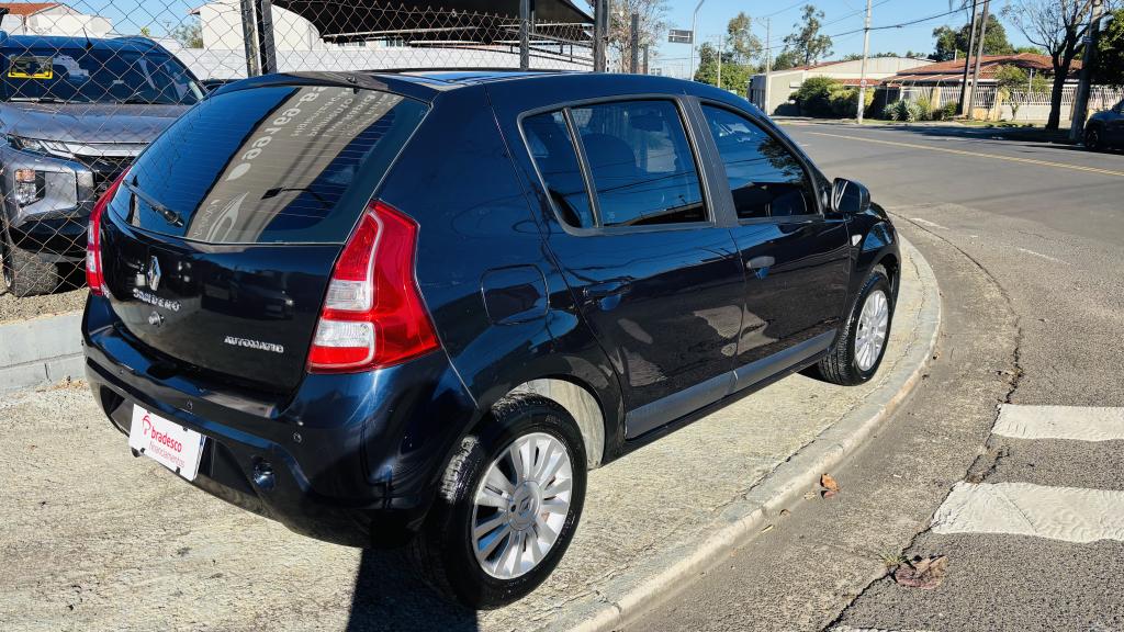RENAULT Sandero - Foto