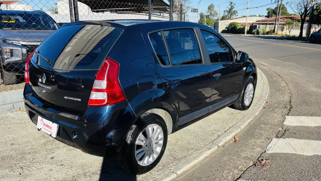 RENAULT Sandero - Foto