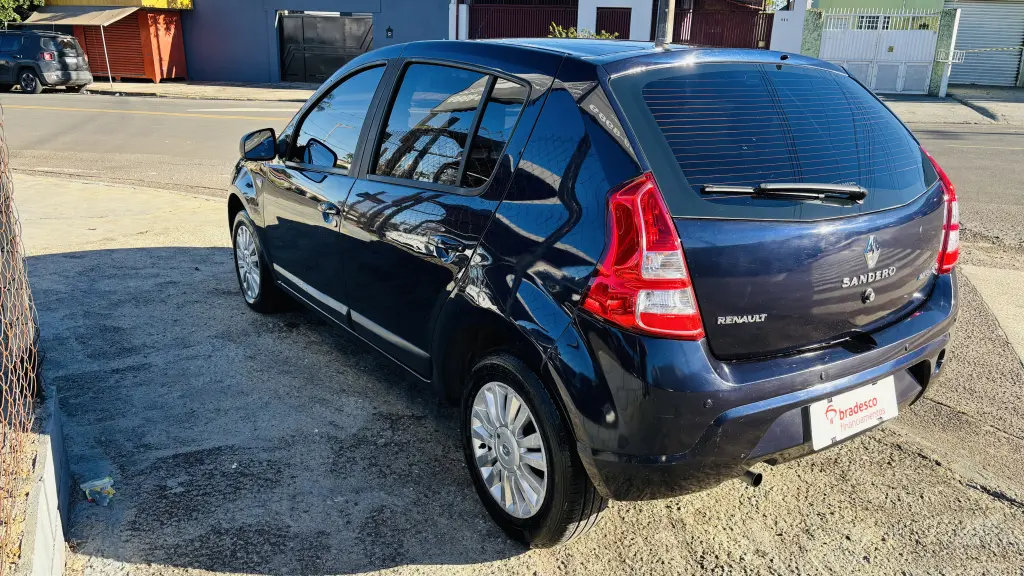 RENAULT Sandero - Foto