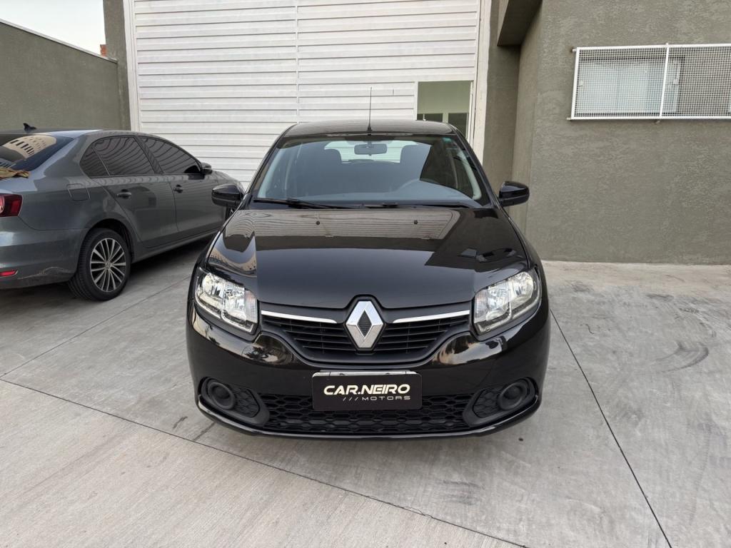 RENAULT Sandero - Foto