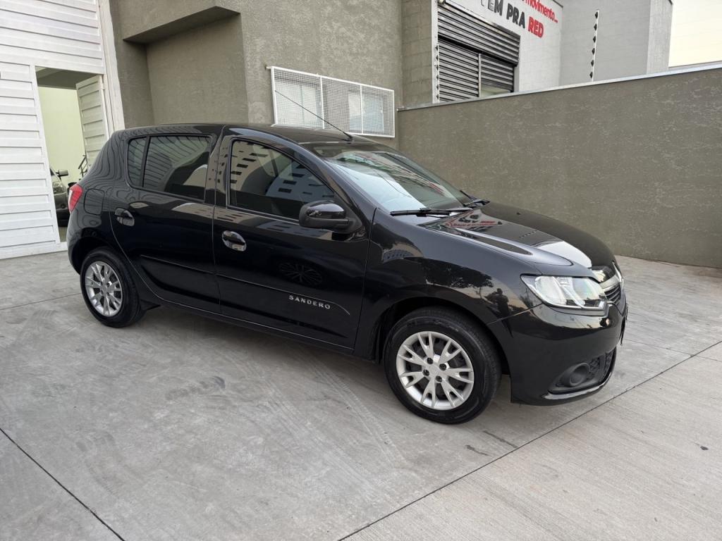 RENAULT Sandero - Foto