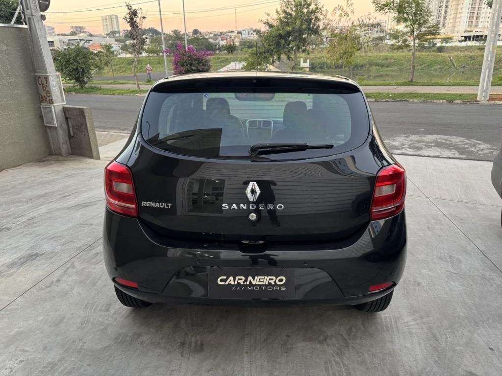 RENAULT Sandero - Foto