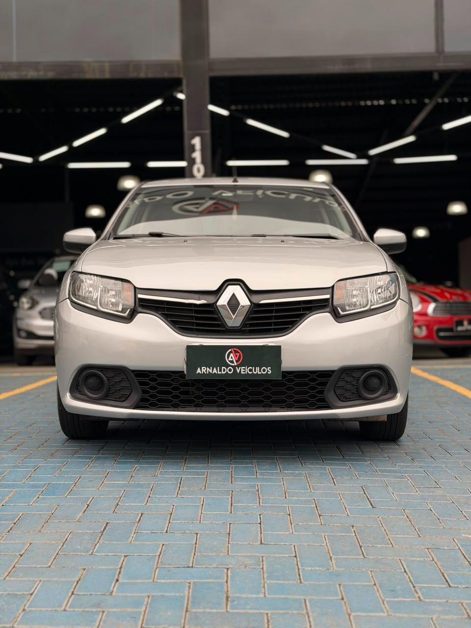 RENAULT Sandero - Foto