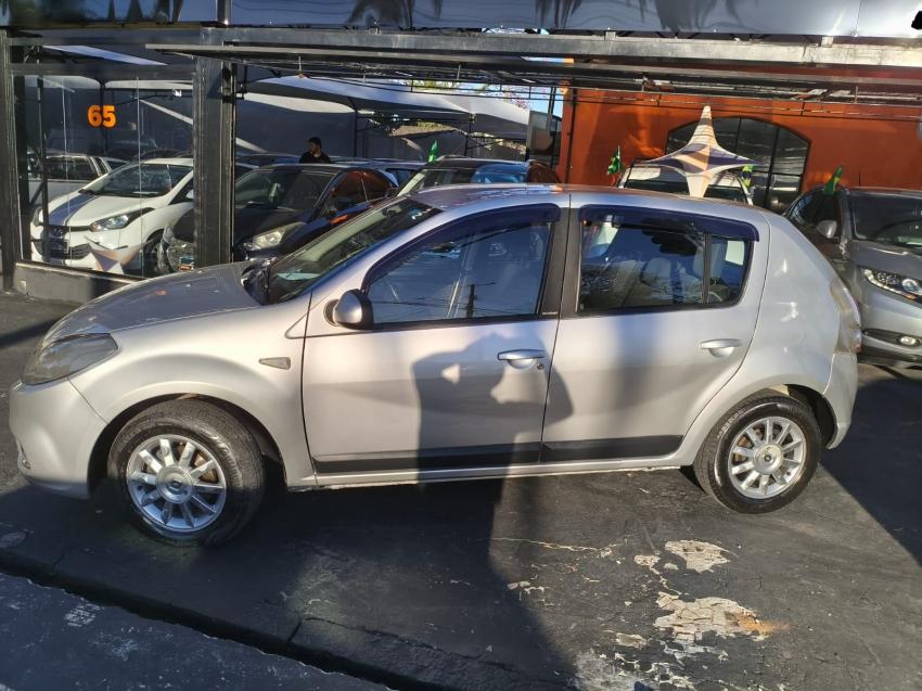 RENAULT Sandero - Foto