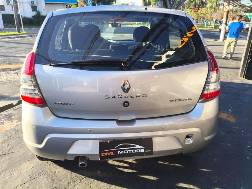 RENAULT Sandero - Foto