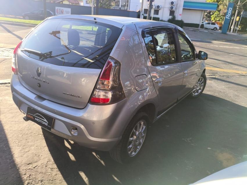 RENAULT Sandero - Foto