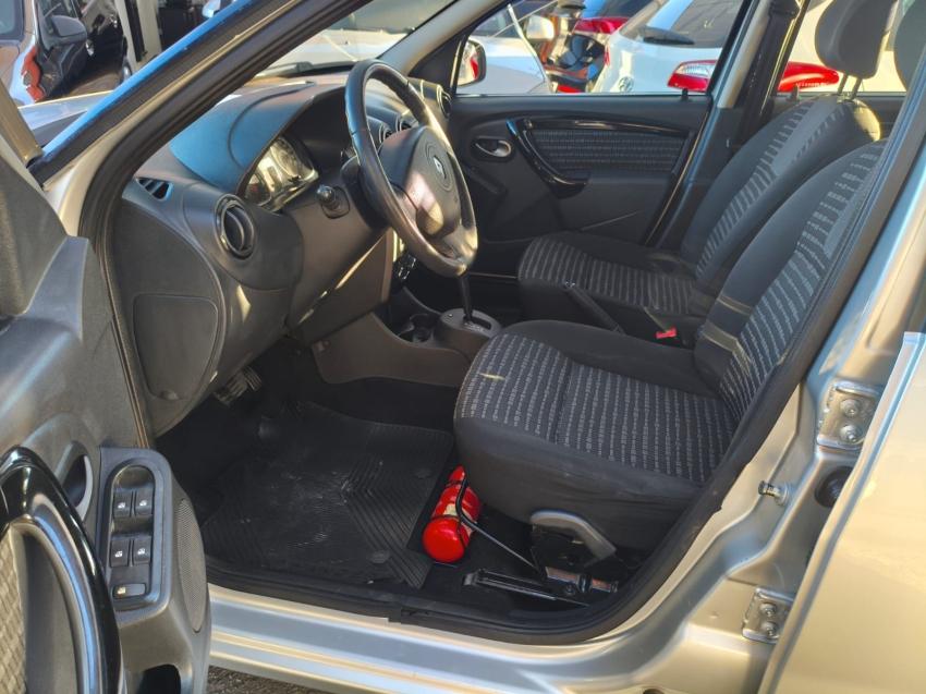 RENAULT Sandero - Foto