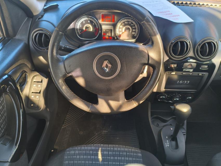 RENAULT Sandero - Foto