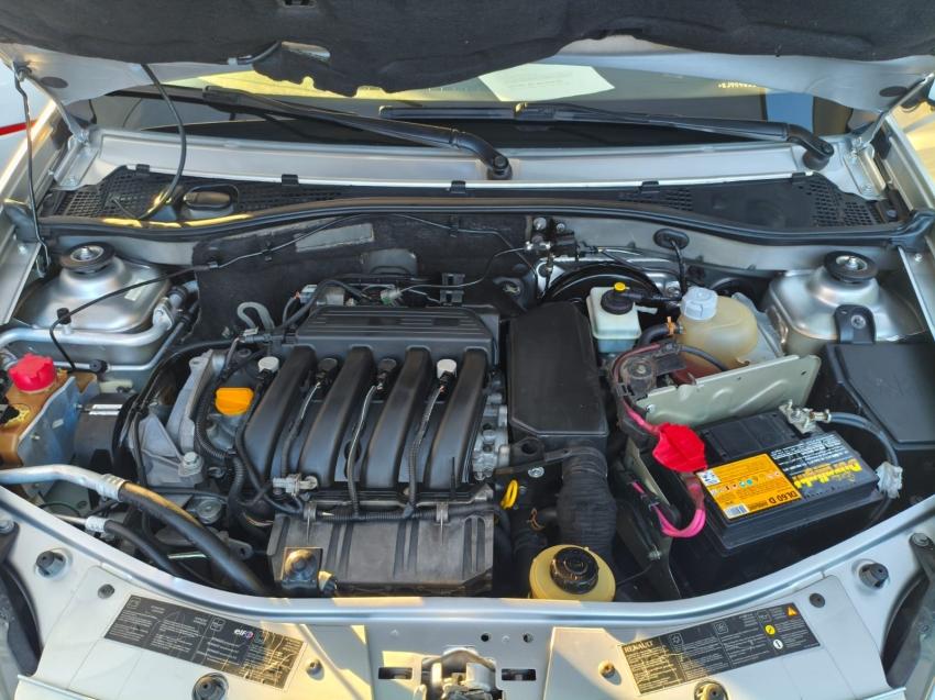 RENAULT Sandero - Foto