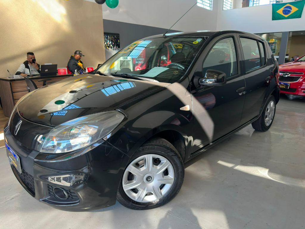RENAULT Sandero - Foto