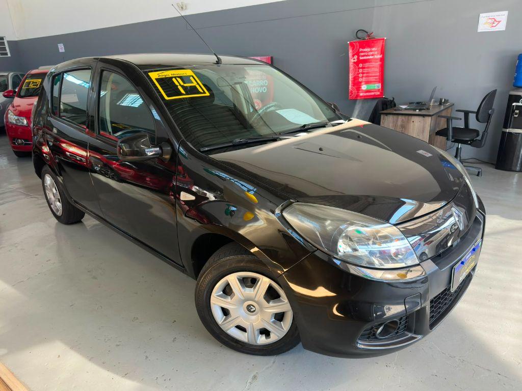 RENAULT Sandero - Foto