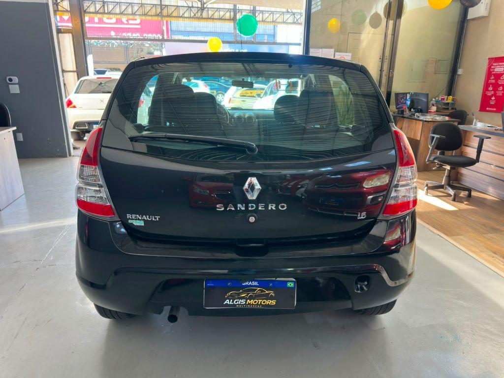 RENAULT Sandero - Foto