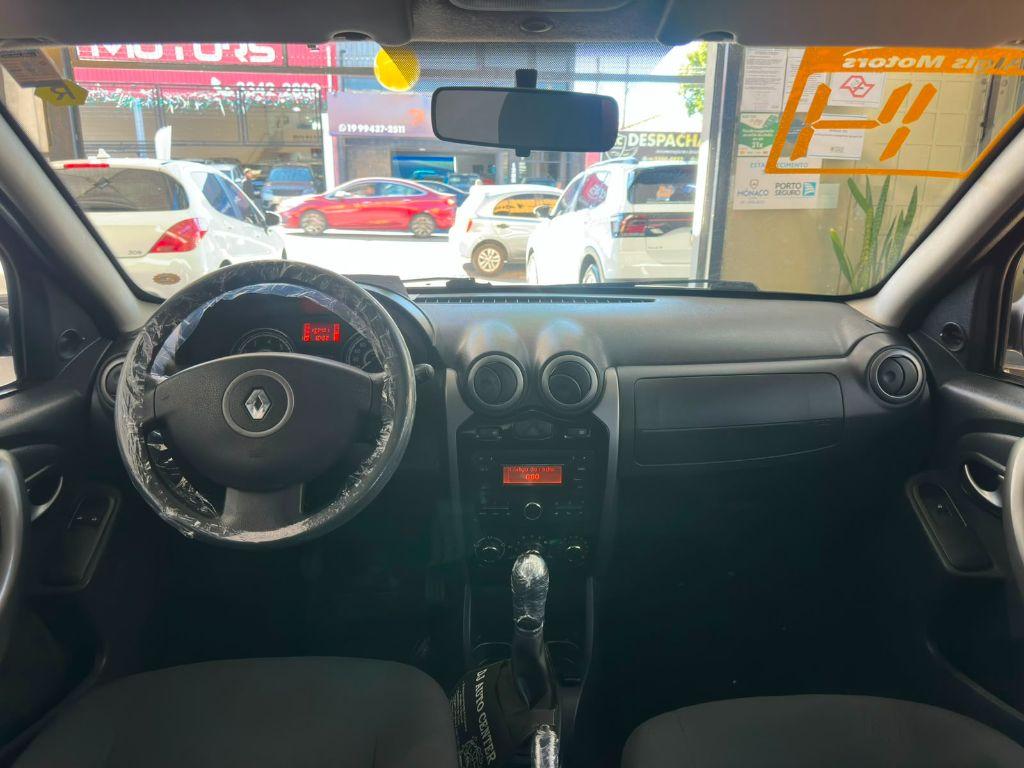 RENAULT Sandero - Foto