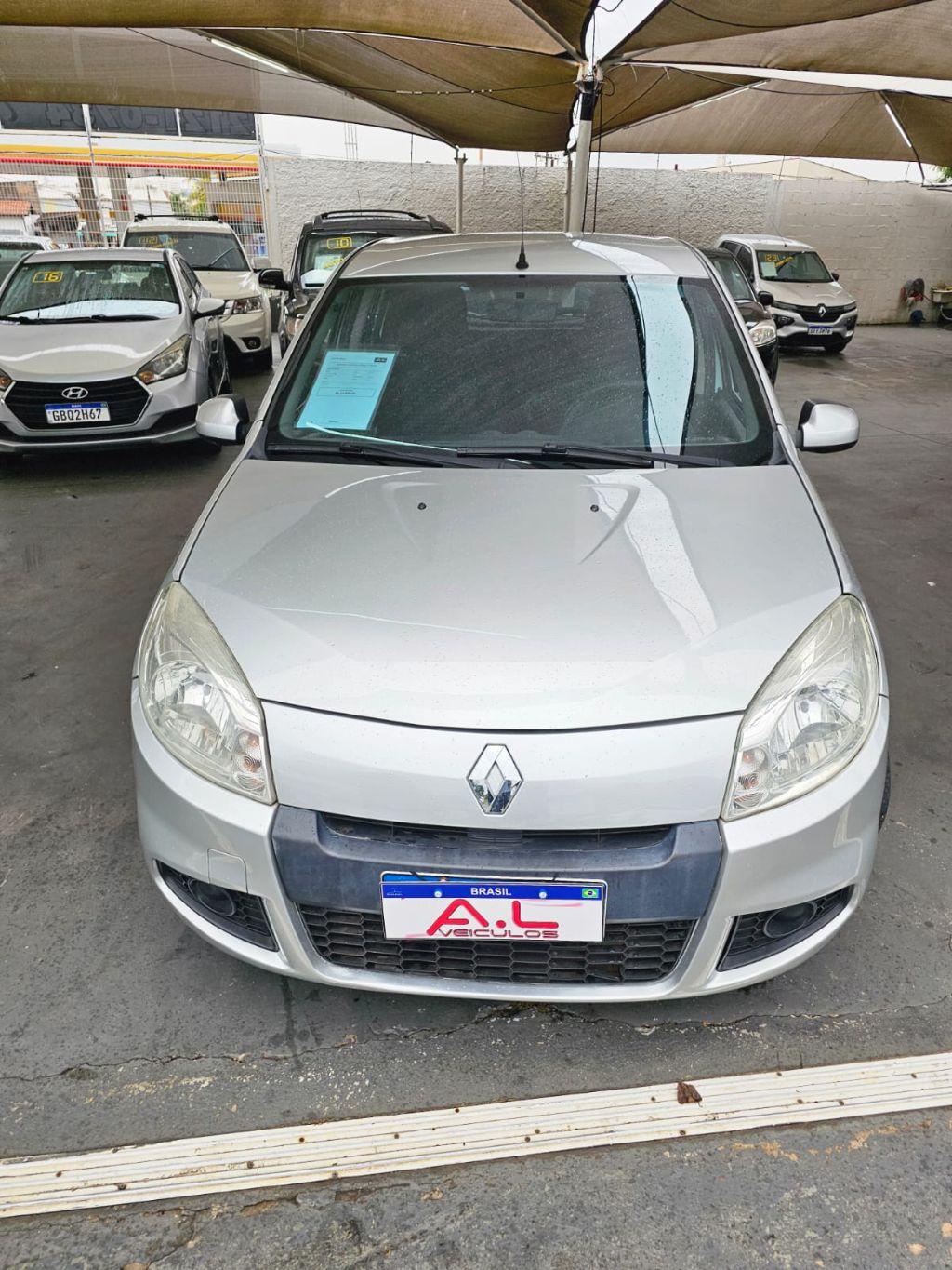 RENAULT Sandero - Foto