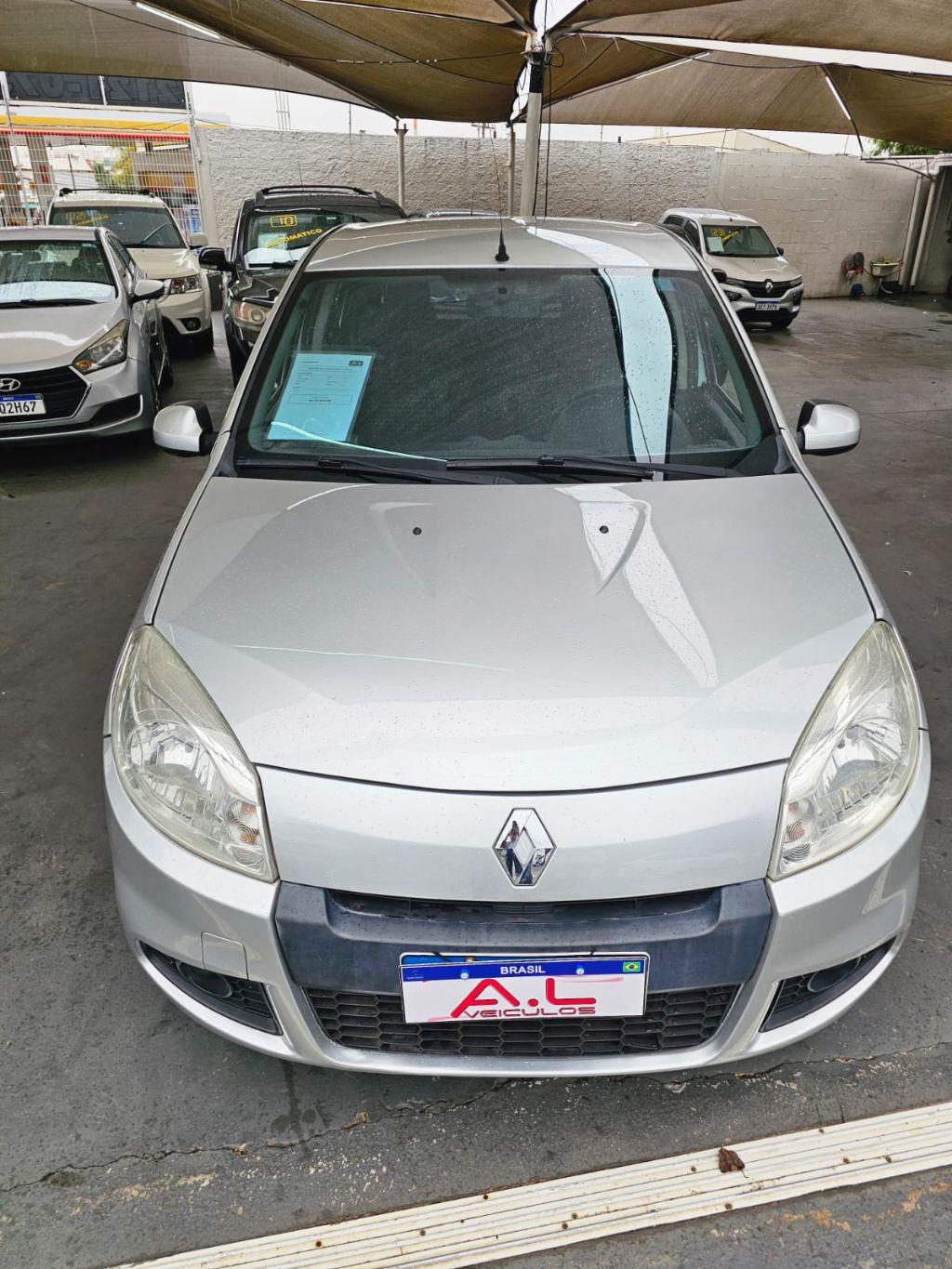 RENAULT Sandero - Foto
