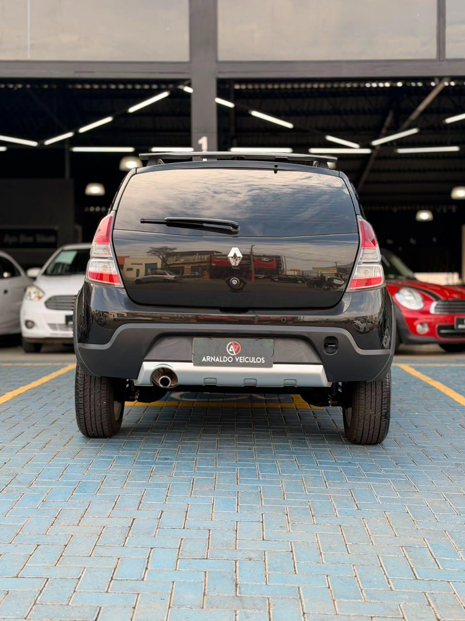 RENAULT Sandero - Foto