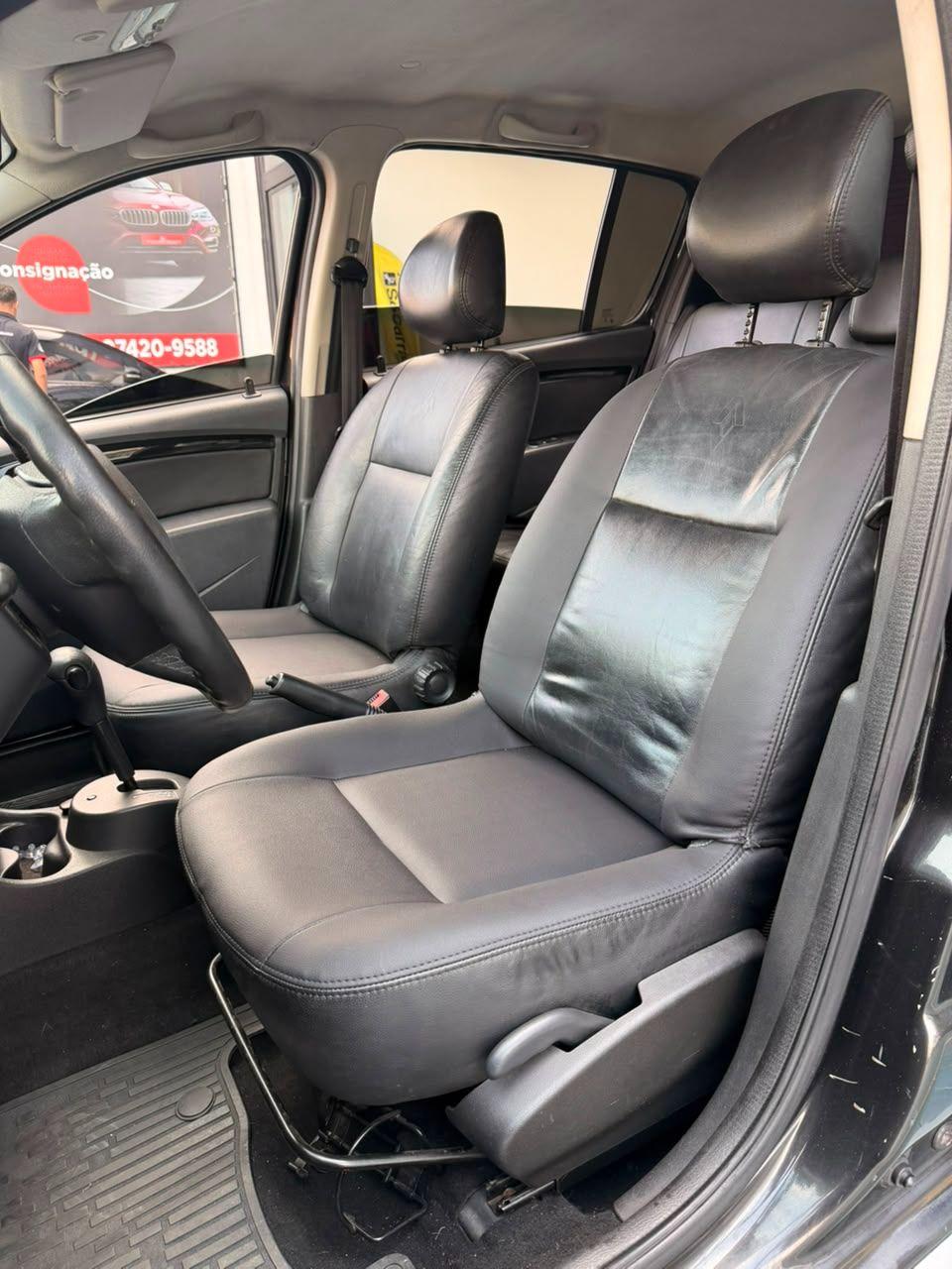 RENAULT Sandero - Foto