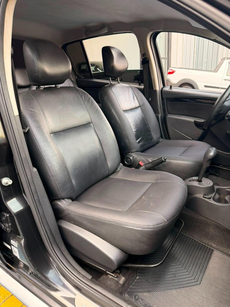 RENAULT Sandero - Foto
