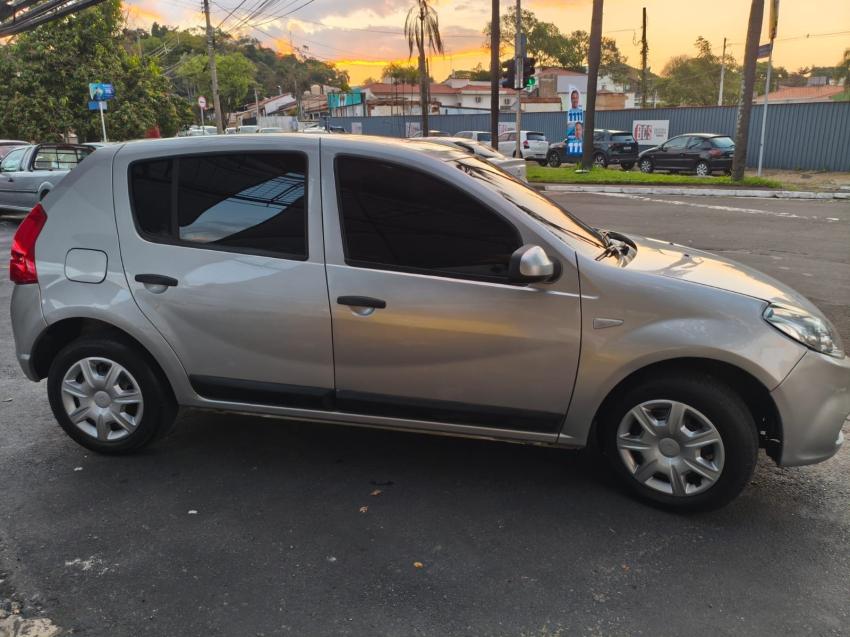 RENAULT Sandero - Foto
