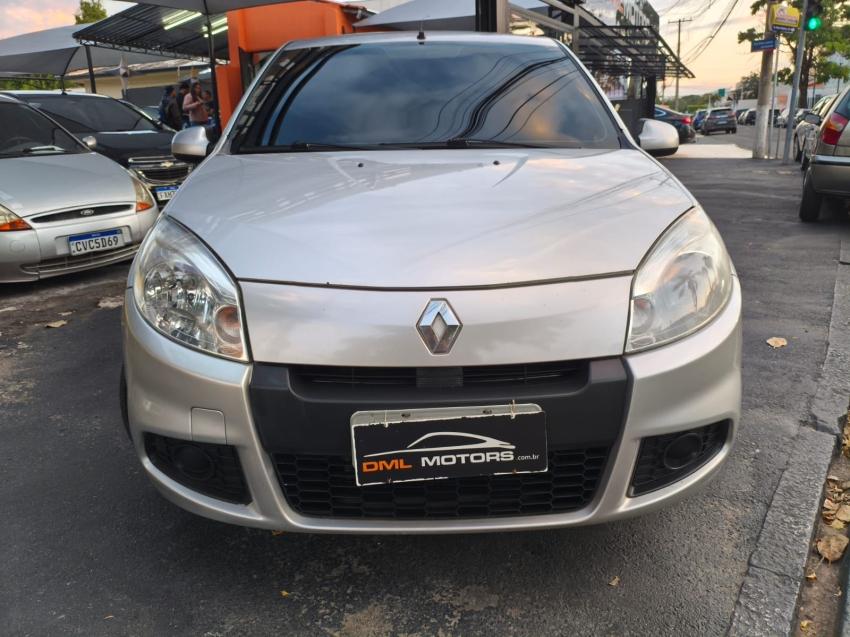 RENAULT Sandero - Foto