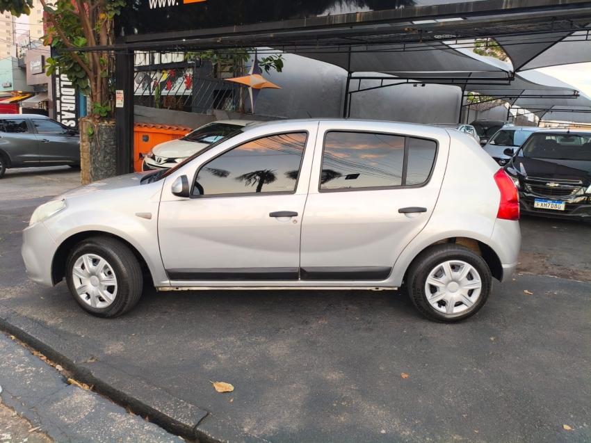 RENAULT Sandero - Foto