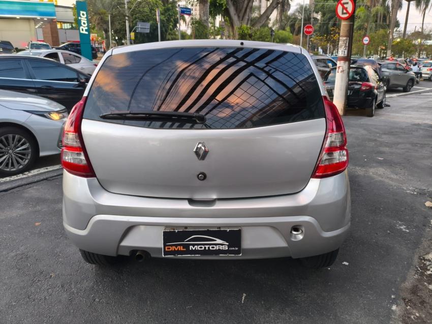 RENAULT Sandero - Foto