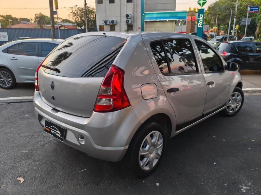 RENAULT Sandero - Foto