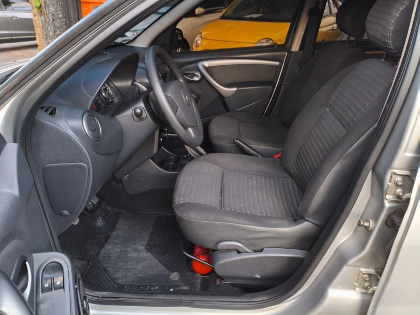 RENAULT Sandero - Foto