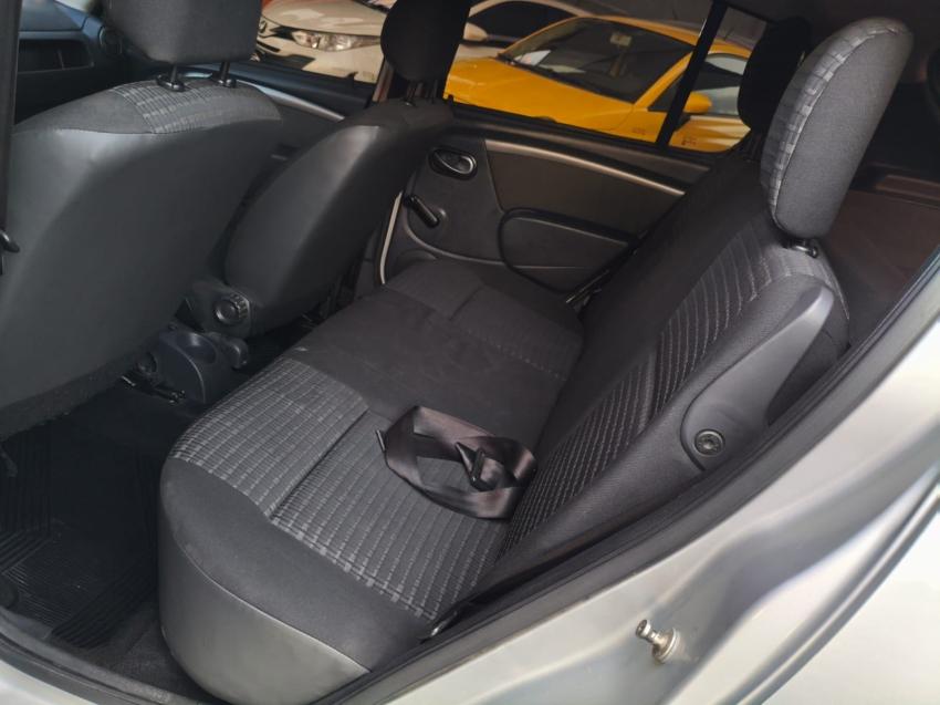 RENAULT Sandero - Foto