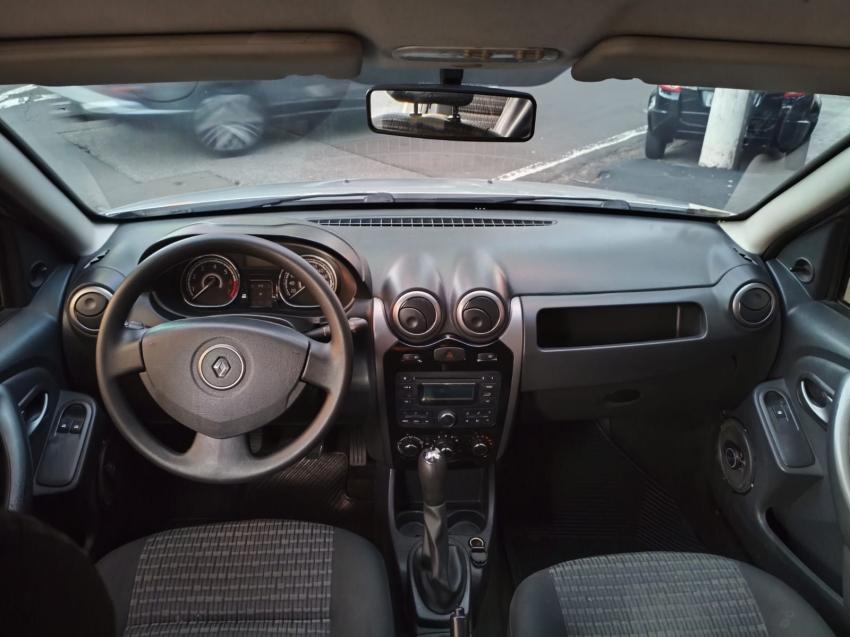 RENAULT Sandero - Foto